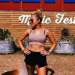 Meet your Posher, Brooke